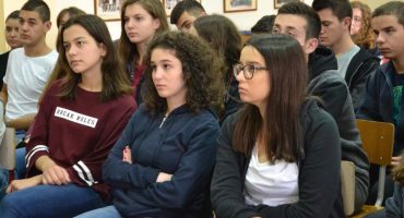 forum diskutimi me nxënësit e shkollës së mesme 28 Nëntori në Shkodër (5)