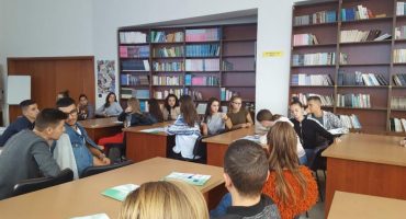 forum diskutimi me nxënësit e shkollës së mesme Hydajet Lezha në Lezhë (6)